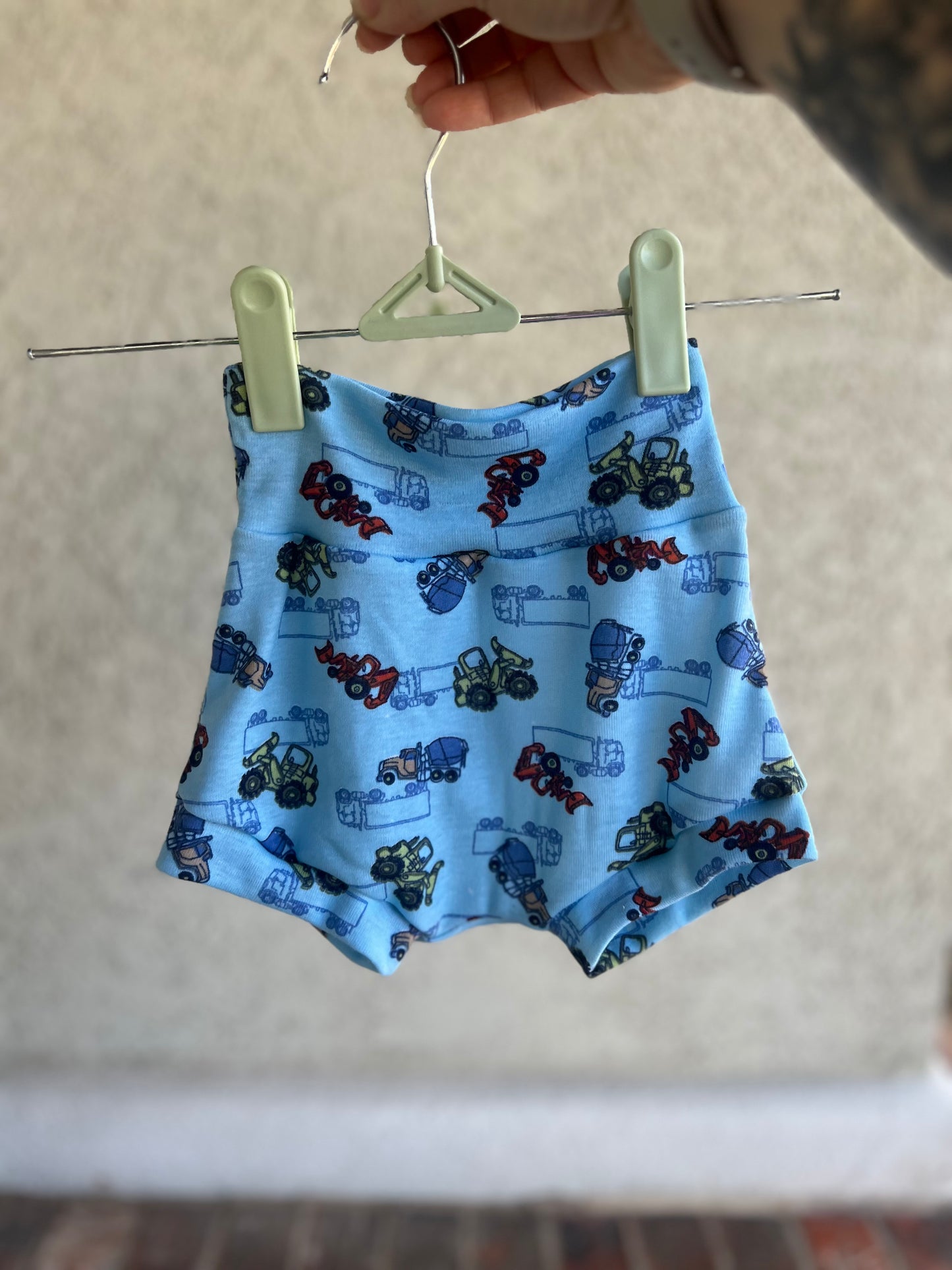 Blue car shorties