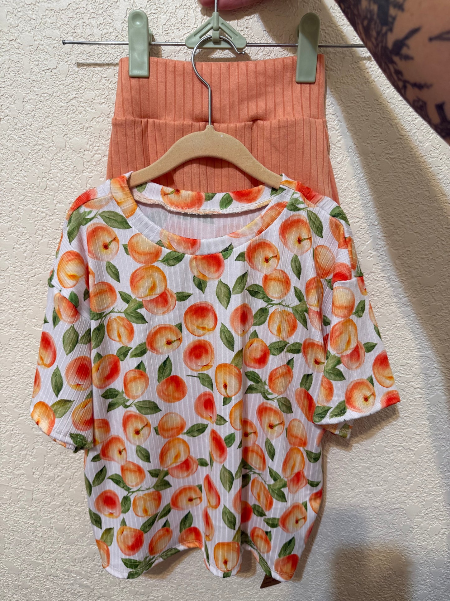 3-4T Oversized tee peachy set