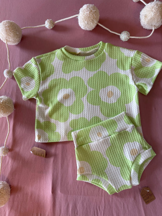 Green flowered set