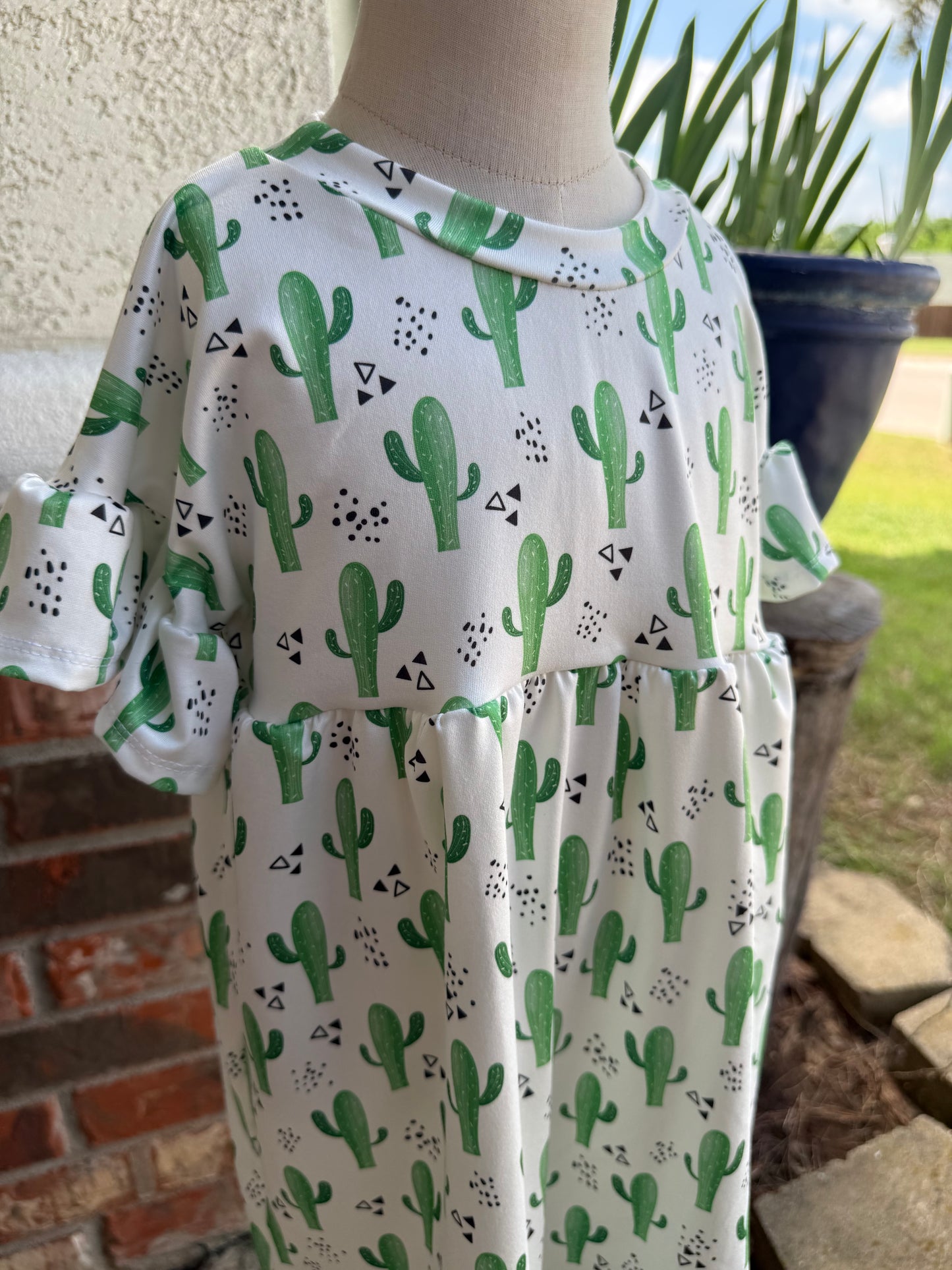 Cactus ruffle sleeve dress