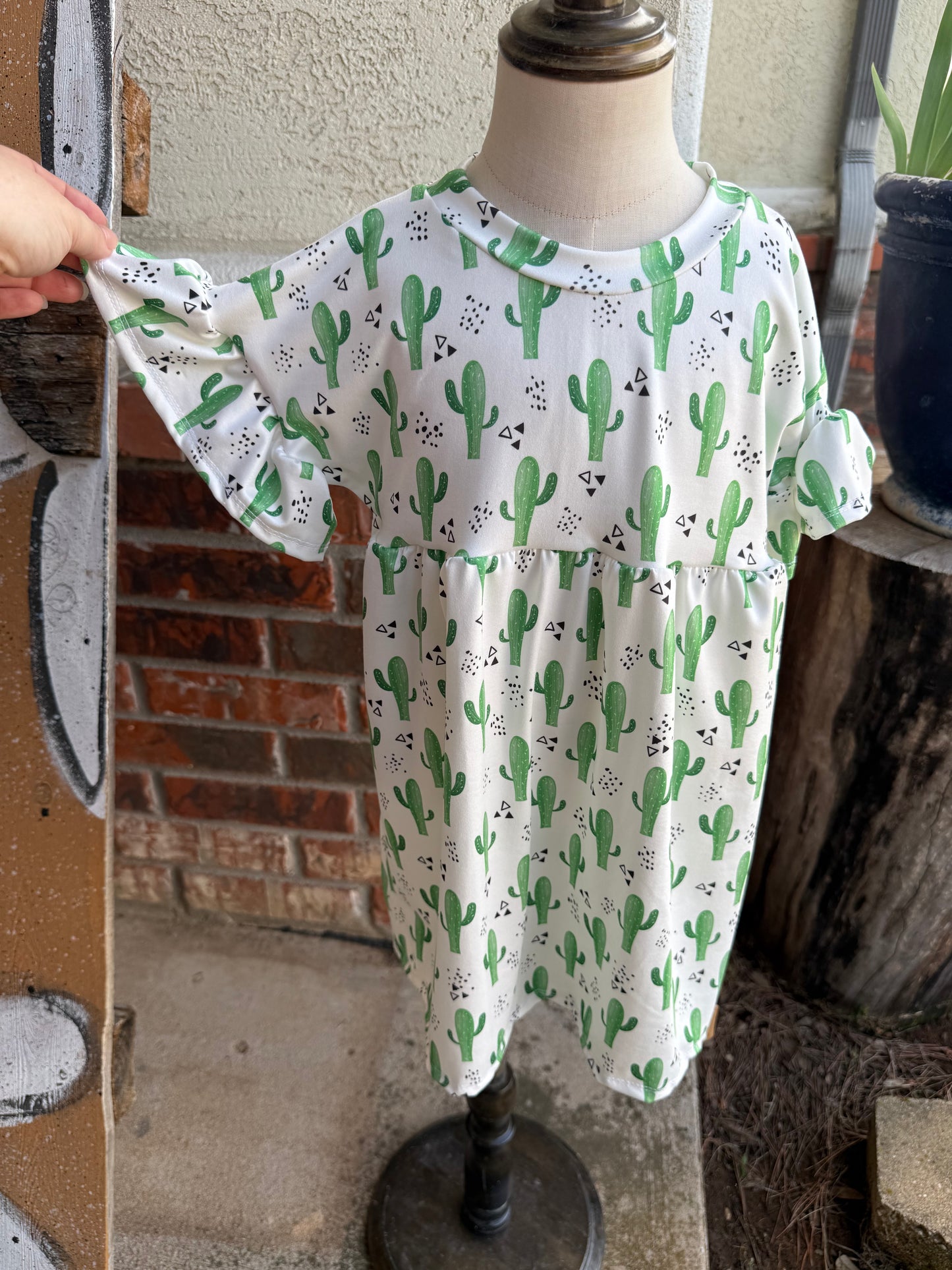 Cactus ruffle sleeve dress